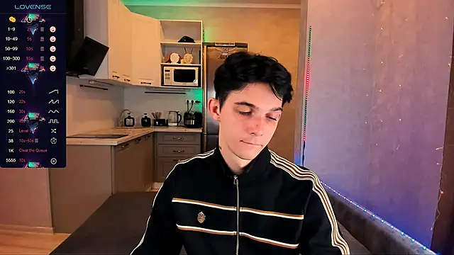 Aaron Boom online show from September 13, 2025, 11:27 pm