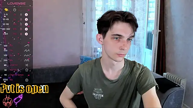 Snapshot of Aaron_Boom chatting on May 8, 2026, 1:59 pm Aaron Boom online show from May 8, 2026, 1:59 pm