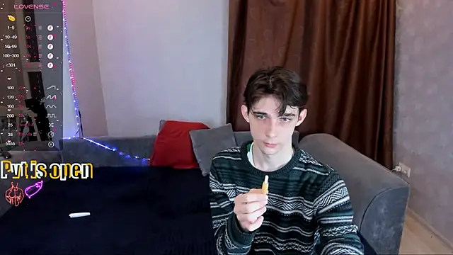 Snapshot of Aaron_Boom chatting on May 15, 2026, 9:02 pm Aaron Boom online show from May 15, 2026, 9:02 pm