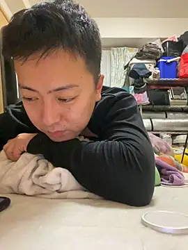 emon2122 online show from March 18, 2025, 6:17 pm