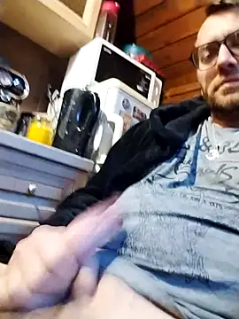 tomee83 online show from November 20, 2025, 6:03 am