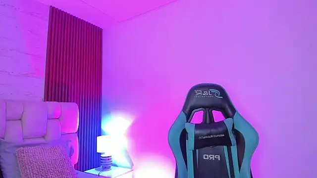 SophiaWylde online show from September 19, 2025, 5:22 am