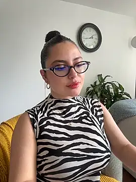 sukhakunis1 online show from June 18, 2026, 6:46 pm