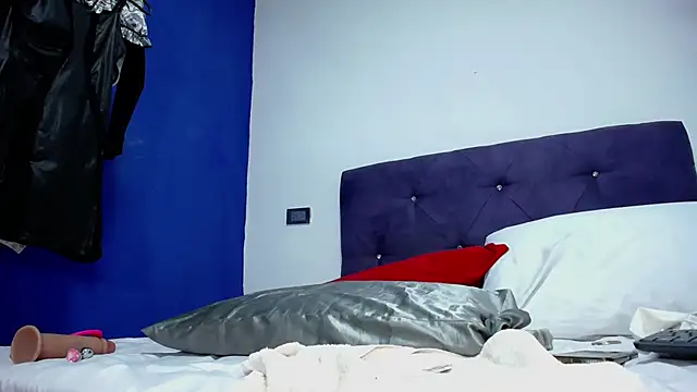 Snapshot of Squirter_pussybomb chatting on March 8, 2025, 5:07 am Squirter pussybomb online show from March 8, 2025, 5:07 am