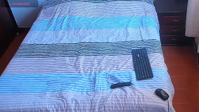 hanna diazz  online show from April 22, 2026, 6:58 pm