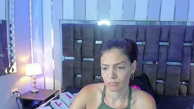 KatteMoss online show from April 16, 2026, 9:15 pm