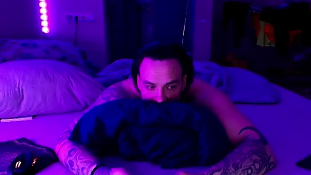 Snapshot of baphomet_from_ice chatting on April 14, 2026, 5:51 pm baphomet from ice online show from April 14, 2026, 5:51 pm