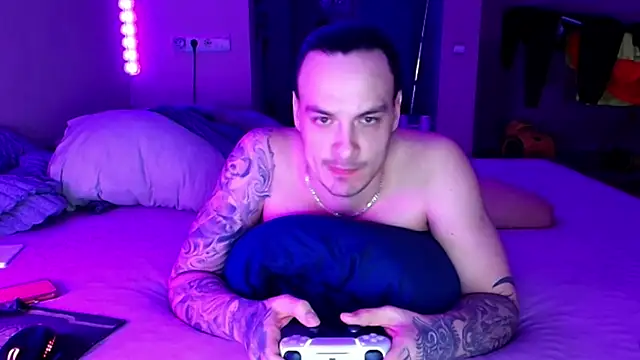 Snapshot of baphomet_from_ice chatting on April 15, 2026, 4:22 pm baphomet from ice online show from April 15, 2026, 4:22 pm