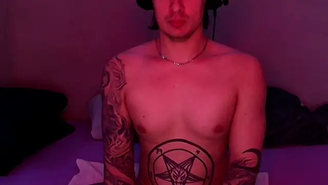 Snapshot of baphomet_from_ice chatting on November 6, 2025, 2:15 am baphomet from ice online show from November 6, 2025, 2:15 am