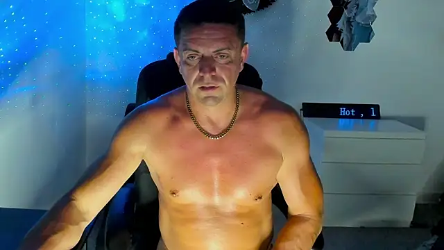 Snapshot of petr37pol chatting on July 3, 2026, 9:43 pm petr37pol online show from July 3, 2026, 9:43 pm