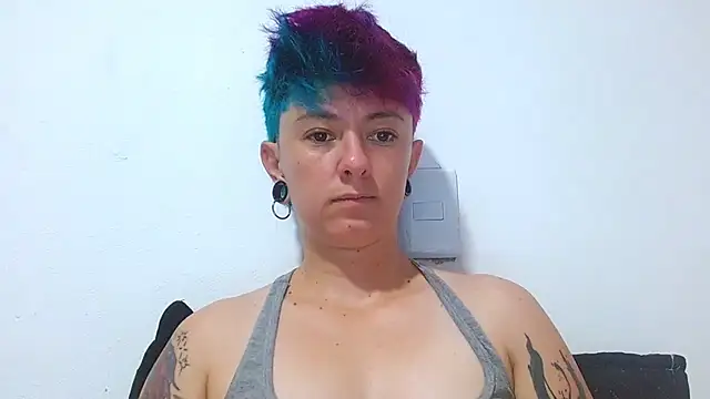 Snapshot of tomboyblue chatting on May 20, 2026, 12:13 pm tomboyblue online show from May 20, 2026, 12:13 pm