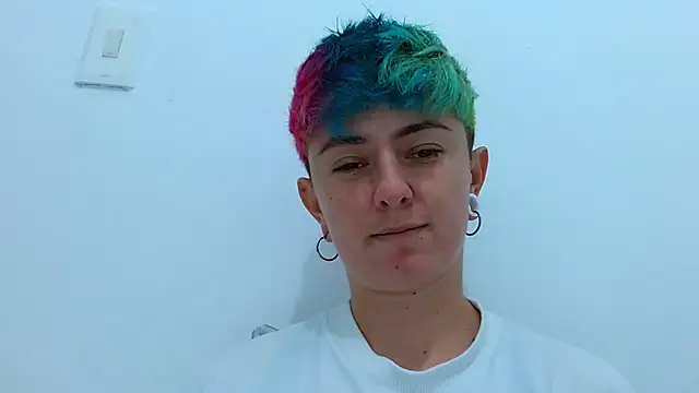 tomboyblue online show from November 11, 2025, 2:17 am