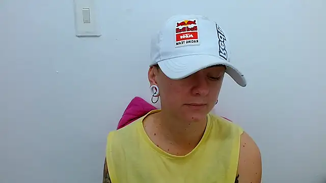 tomboyblue online show from December 4, 2025, 12:59 pm