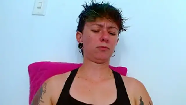 Snapshot of tomboyblue chatting on April 22, 2026, 6:36 pm tomboyblue online show from April 22, 2026, 6:36 pm