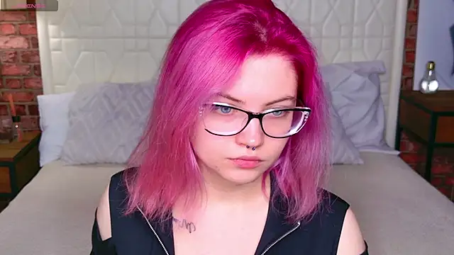 Lisa Adam online show from September 23, 2025, 6:15 pm