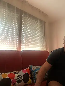 Snapshot of porompomperro chatting on February 6, 2025, 10:14 am porompomperro online show from February 6, 2025, 10:14 am