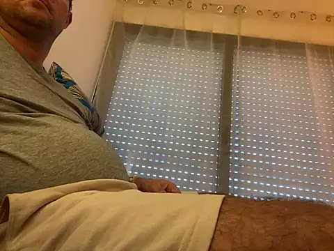 Snapshot of porompomperro chatting on January 10, 2025, 2:13 pm porompomperro online show from January 10, 2025, 2:13 pm