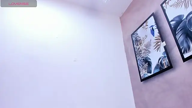 Snapshot of DahianaLincoln chatting on October 10, 2025, 11:49 pm DahianaLincoln online show from October 10, 2025, 11:49 pm