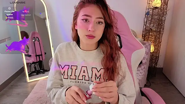 Snapshot of violet_ch chatting on November 24, 2025, 6:19 pm violet ch online show from November 24, 2025, 6:19 pm