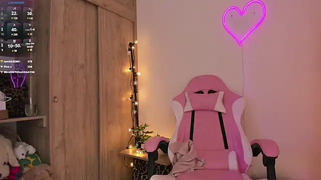 Snapshot of violet_ch chatting on March 11, 2025, 8:42 pm violet ch online show from March 11, 2025, 8:42 pm