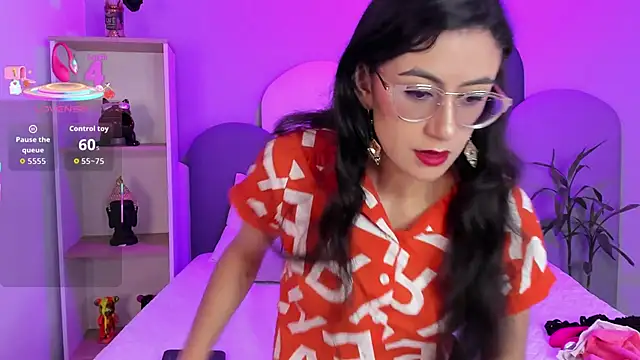 SophieGomez22 online show from October 5, 2025, 11:23 am