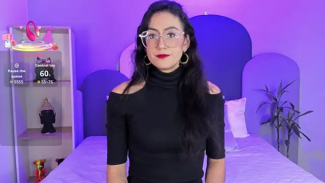 SophieGomez22 online show from September 28, 2025, 11:28 am