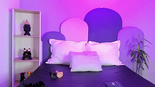 SophieGomez22 online show from February 16, 2026, 11:42 am