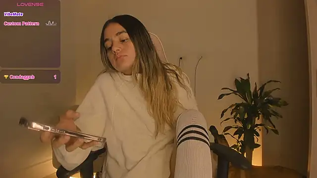 LittleSofia  online show from November 5, 2025, 3:09 am