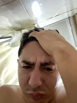 DanielGomez9 online show from February 27, 2025, 12:23 pm