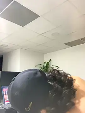 DanielGomez9 online show from December 16, 2025, 6:50 am