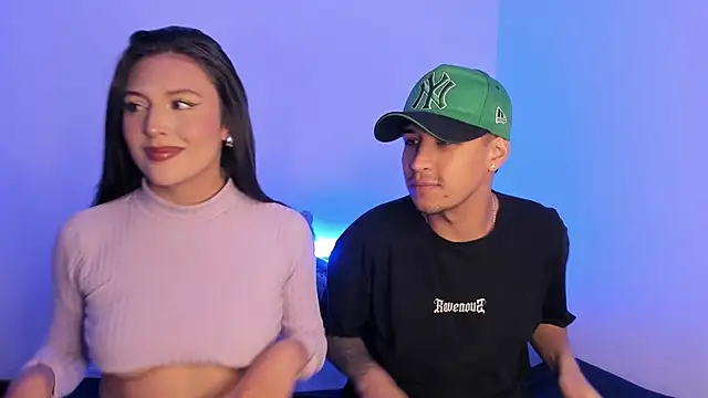 Snapshot of BradLovEmma_ chatting on February 27, 2025, 6:13 am BradLovEmma online show from February 27, 2025, 6:13 am