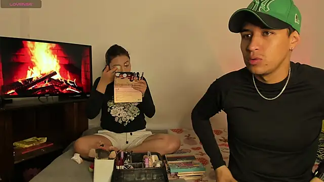 Snapshot of BradLovEmma_ chatting on September 30, 2025, 11:16 am BradLovEmma online show from September 30, 2025, 11:16 am