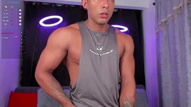 Couple muscle1 online show from February 13, 2025, 3:03 pm