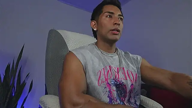 Snapshot of Couple_muscle1 chatting on June 25, 2026, 11:54 pm Couple muscle1 online show from June 25, 2026, 11:54 pm