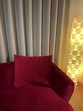 Eva Gonzalez online show from December 18, 2025, 12:27 am