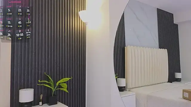 Madiee Rhea online show from March 28, 2026, 2:12 am