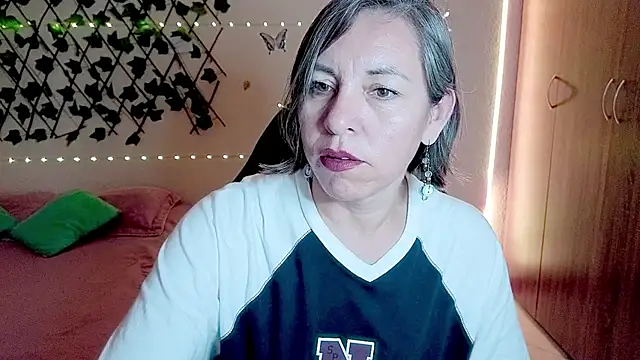 Lady breaks hearts online show from November 20, 2025, 9:15 pm