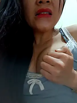 Snapshot of Lyly_sexy2k chatting on March 19, 2025, 7:18 am Lyly sexy2k online show from March 19, 2025, 7:18 am