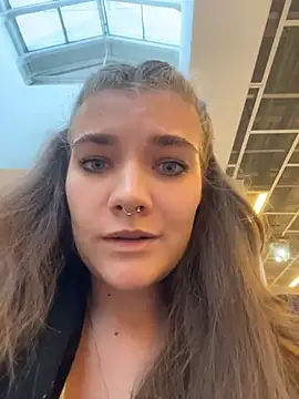Snapshot of Holy_Tereza chatting on May 22, 2026, 4:05 pm Holy Tereza online show from May 22, 2026, 4:05 pm