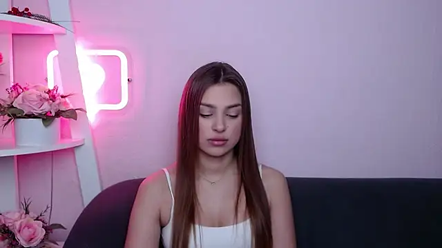 MilanaAngelAs online show from April 20, 2026, 4:48 am