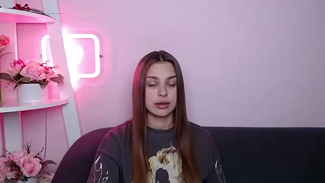 MilanaAngelAs online show from April 21, 2026, 7:42 pm