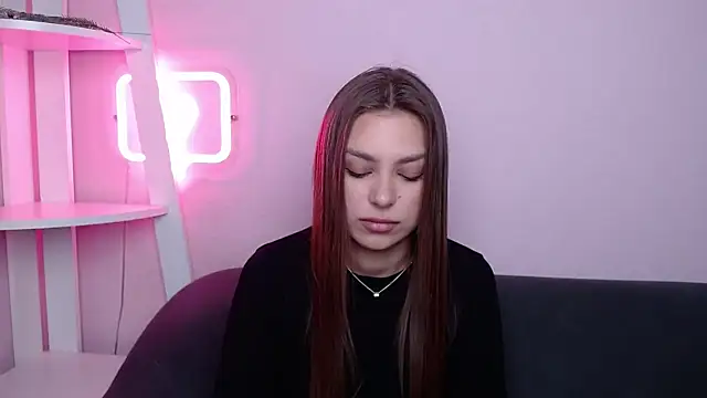 MilanaAngelAs online show from April 5, 2026, 4:52 am