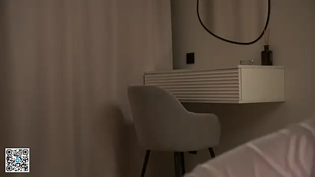 CarmenMoore26 online show from March 4, 2026, 8:49 pm