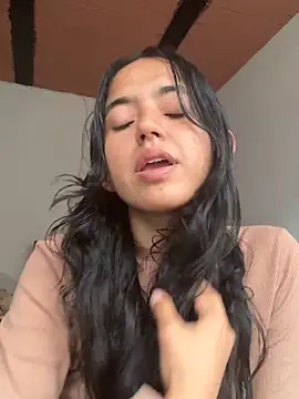 ViolettaSummer online show from March 28, 2026, 9:27 pm