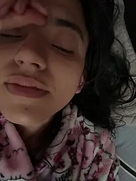 Snapshot of ViolettaSummer chatting on May 22, 2026, 1:42 pm ViolettaSummer online show from May 22, 2026, 1:42 pm