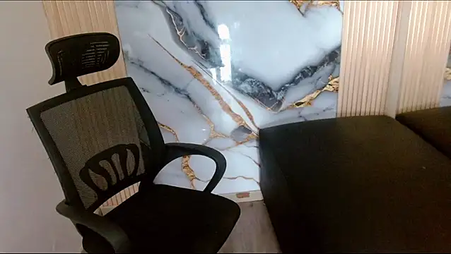 Dollbehavior  online show from October 2, 2025, 2:04 am