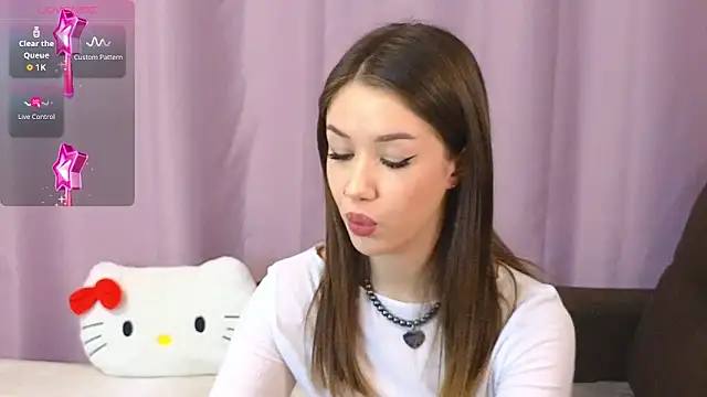 Snapshot of ellie_kramer chatting on April 28, 2026, 5:50 pm ellie kramer online show from April 28, 2026, 5:50 pm