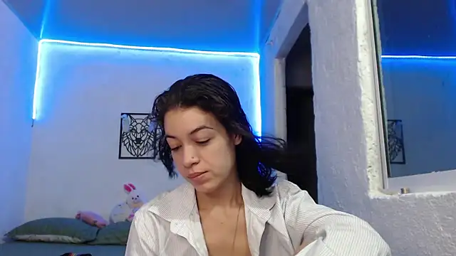 Caribbean beauty  online show from May 27, 2026, 5:04 am