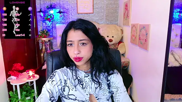 REDHOTTER  online show from September 26, 2025, 8:05 pm