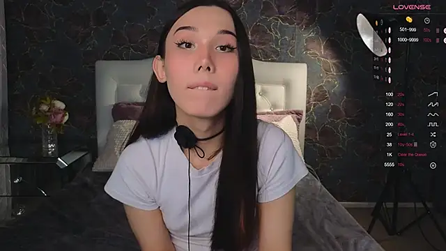 Kaia Sunshine Mia online show from February 17, 2025, 3:00 pm